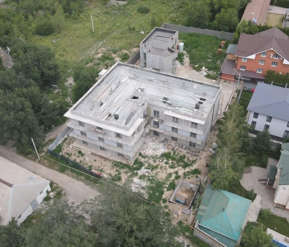 Алматы қаласының тау етегіндегі элиталық тұрғын үй кешенінің қабаты бұзылады