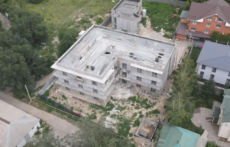 Алматы қаласының тау етегіндегі элиталық тұрғын үй кешенінің қабаты бұзылады