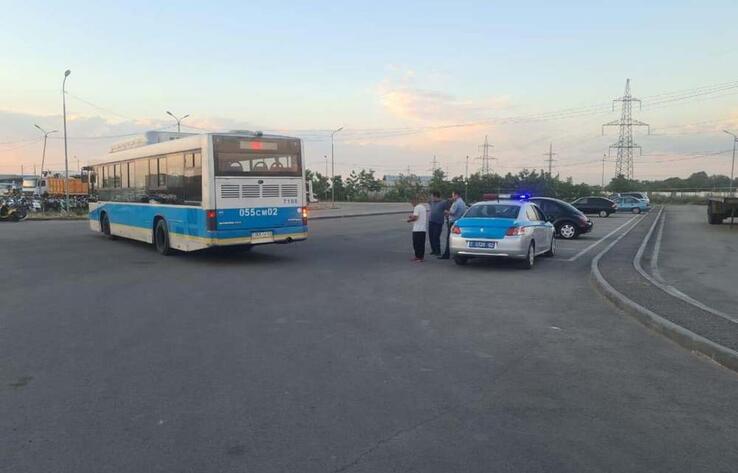 В Алматы водитель автобуса задержан с поддельными правами 