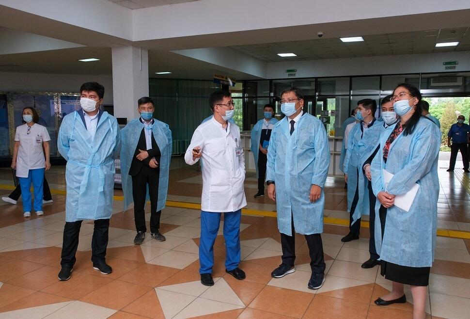 Досаев посетил ряд медучреждений Алматы