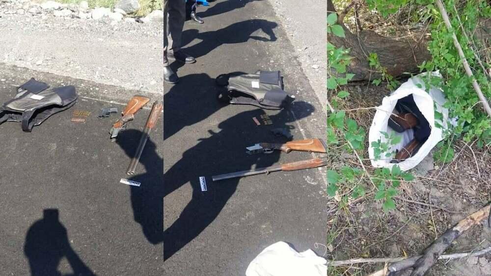 В Жетысуской области обнаружили схрон оружия вдоль трассы Алматы - Оскемен