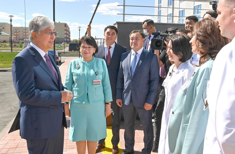 Kazakh President visits Nuclear Medicine Centre. Images | akorda.kz