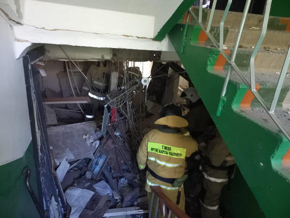 Пятиэтажный дом в Темиртау поврежден в результате вспышки газа