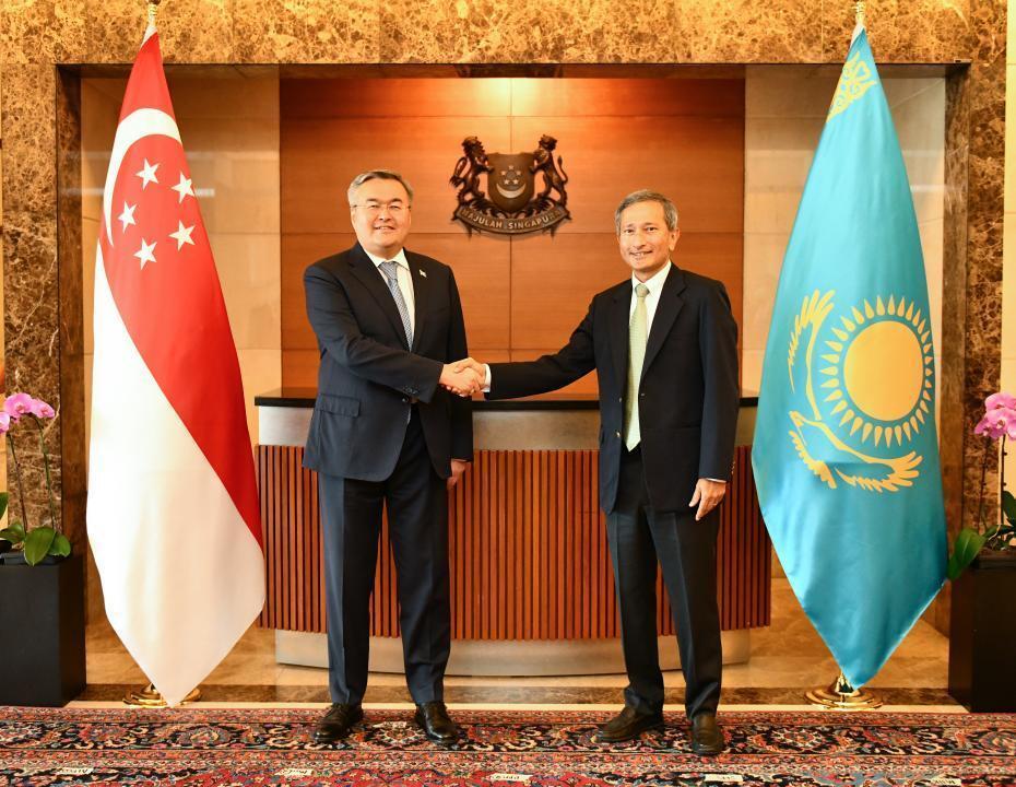 Kazakh FM arrives with a visit to Singapore. Images | gov.kz