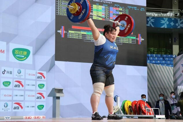 Kazakh weightlifter sets record at 2022 Islamic Solidarity Games