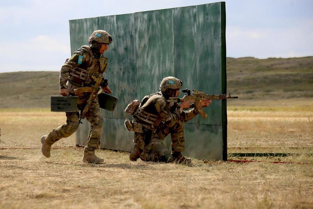 Военнослужащие РК уверенно удерживают лидерство в конкурсе "Тактический стрелок". Фото: МО РК