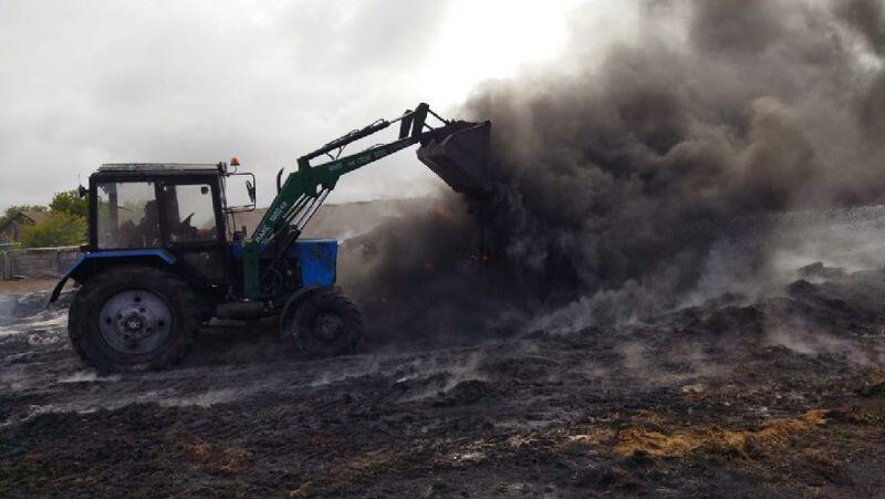 В Павлодарской области произошел крупный пожар в крестьянском хозяйстве. Фото: пресс-служба ДЧС Павлодарской области