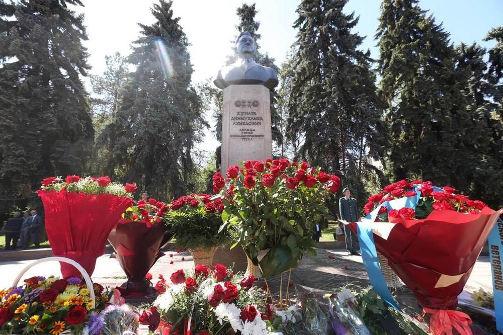 День памяти Динмухамеда Кунаева прошел в Алматы. Фото: Акимат Алматы