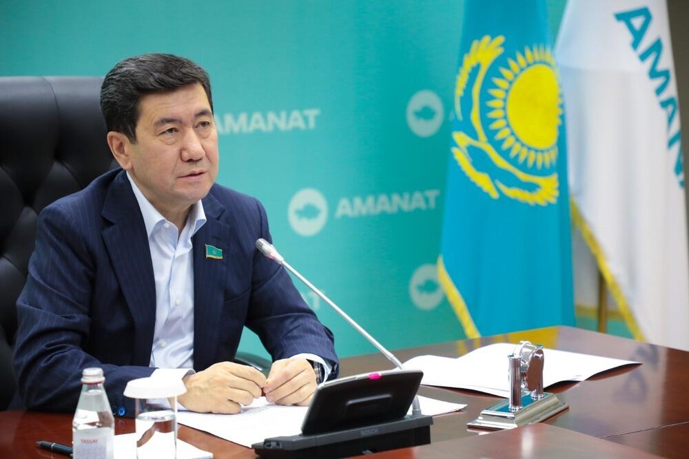 Партия AMANAT обновляет платформу с учетом новых запросов общества. Фото: AMANAT