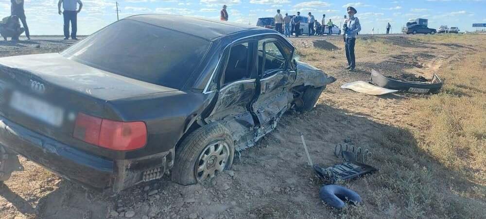 Два человека погибли при лобовом столкновении автомобилей в Кызылординской области