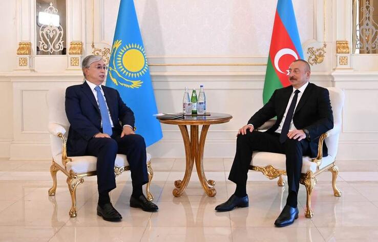 Токаев провел переговоры с президентом Азербайджана