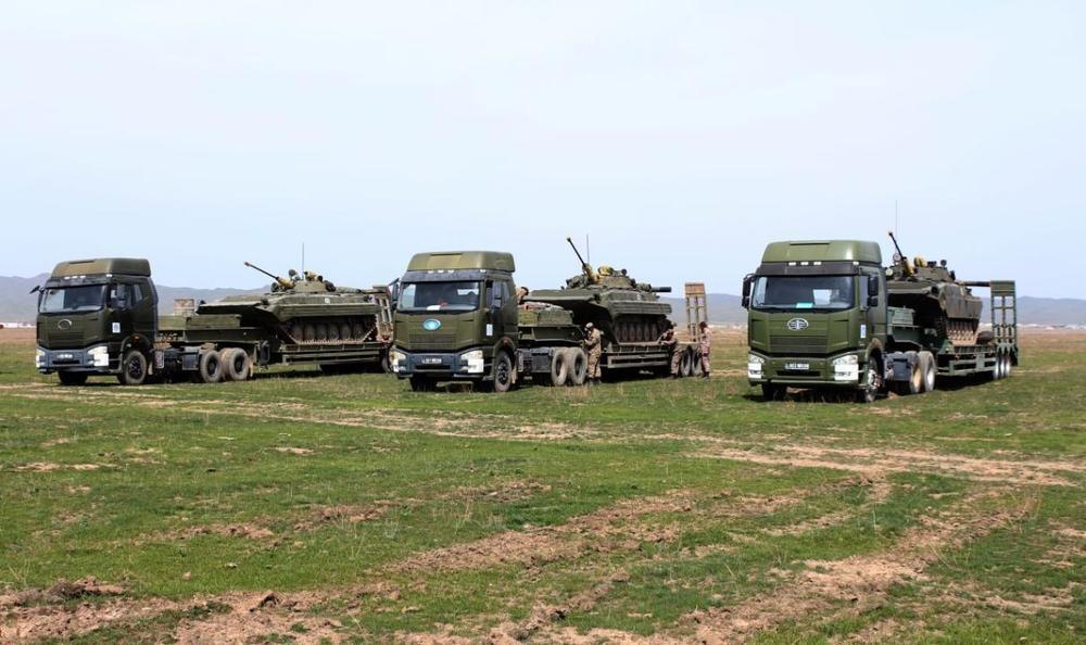 Казахстан приостановит экспорт военной продукции на год