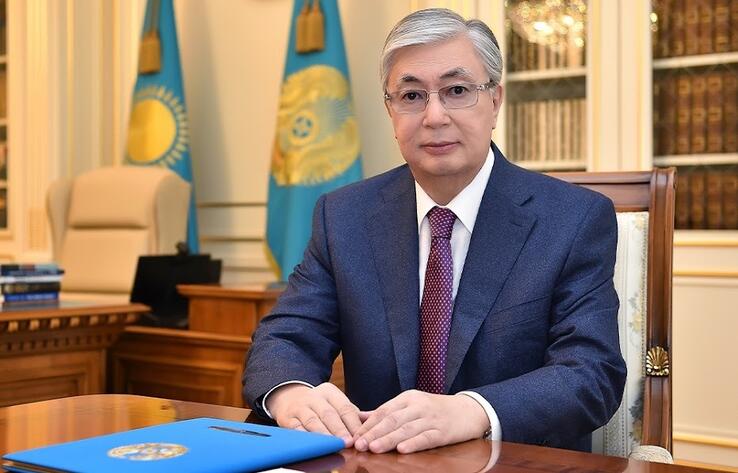 Токаев поздравил казахстанцев с Днем Конституции 