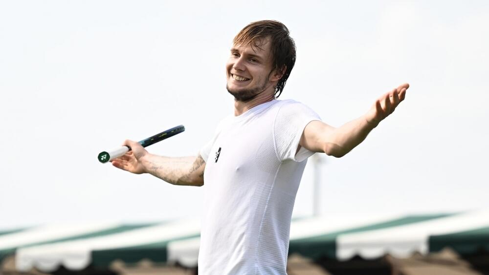 Kazakhstani Bublik eases into Round 2 at U.S. Open