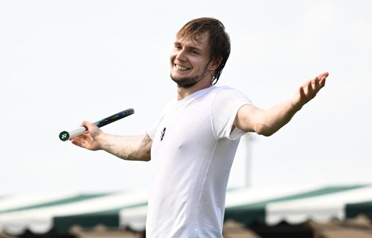 Kazakhstani Bublik eases into Round 2 at U.S. Open