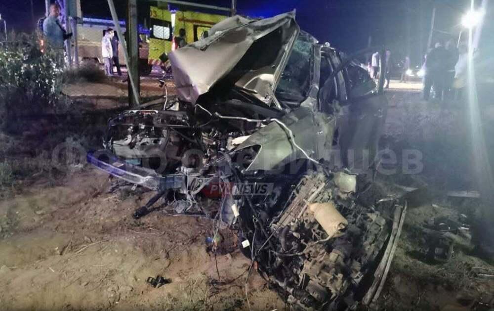 В Павлодаре при лобовом столкновении двух автомобилей погиб водитель