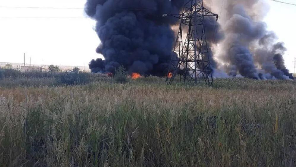 В Шахтинске в результате пожара пострадала опора ЛЭП