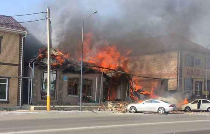 В Костанае произошел крупный пожар в оружейном магазине