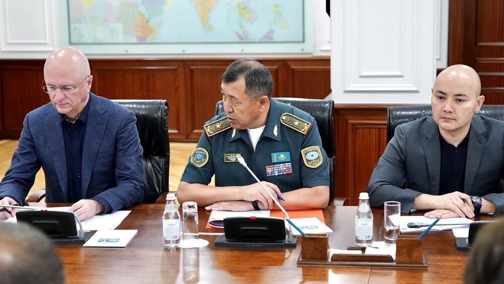 Потерявшим жилье при пожарах в Костанайской области построят новые дома - Смаилов. Фото: primeminister.kz