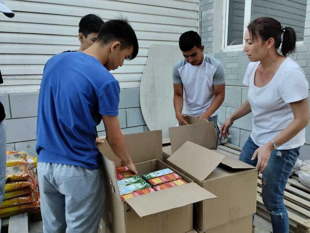 Из Алматы в Костанайскую область отправили гуманитарную помощь . Фото: Акимат Алматы