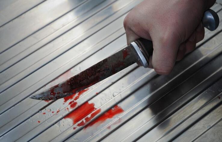 В Алматинской области садист изрезал ножом бывшую жену на глазах у матери 