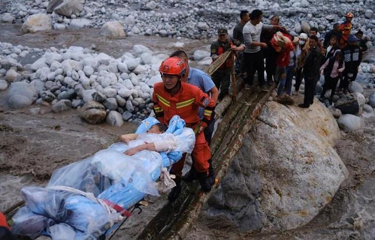 Более 70 человек погибли в результате землетрясения в провинции Сычуань