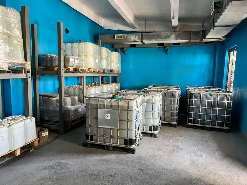 На складах в Алматы с грубым нарушением техники безопасности хранили свыше 320 тонн химреактивов