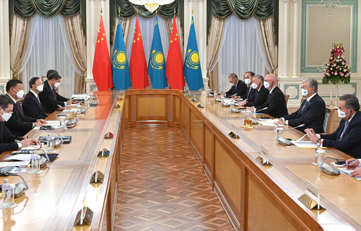 Kazakh, Chinese Presidents hold meeting