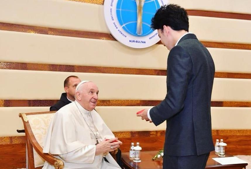 Pope Francis awards Dimash Kudaibergen with medal
