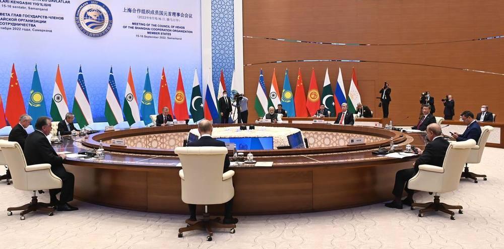 Началось заседание саммита Совета глав государств ШОС в узком составе
