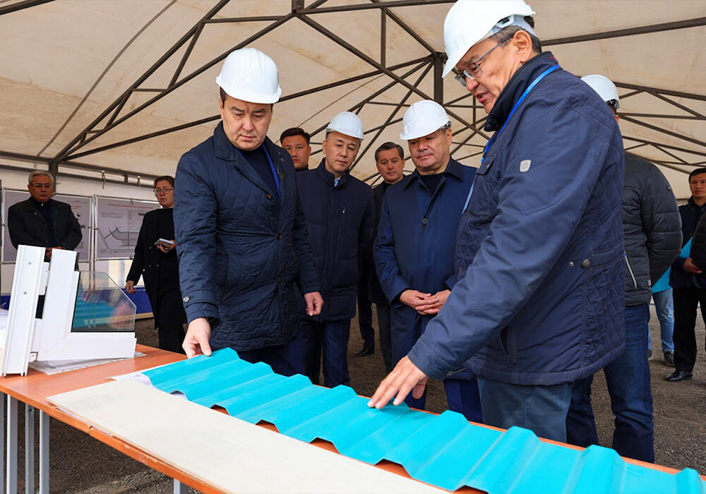 Смаилов проверил строительство жилья для пострадавших от лесных пожаров в Костанайской области . Фото: primeminister.kz