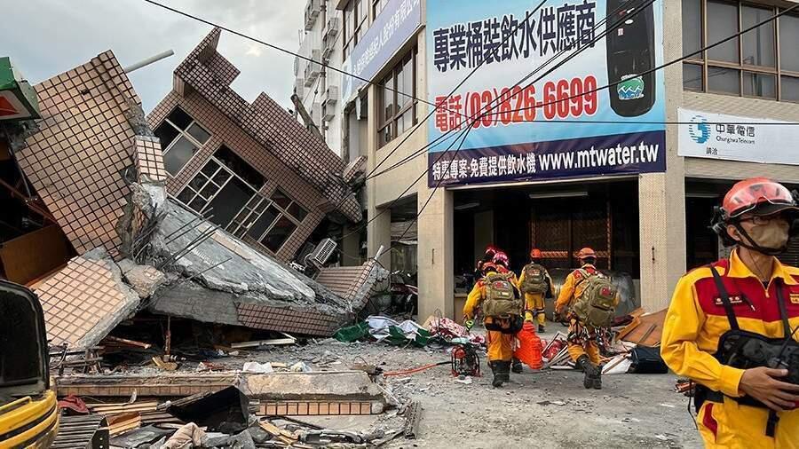 Strong earthquake hits southeastern Taiwan