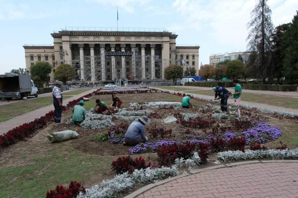 Зрители концерта "Gakku Дауысы" в Алматы уничтожили почти 94 тысячи цветов. Фото: t.me/almaty_akimat