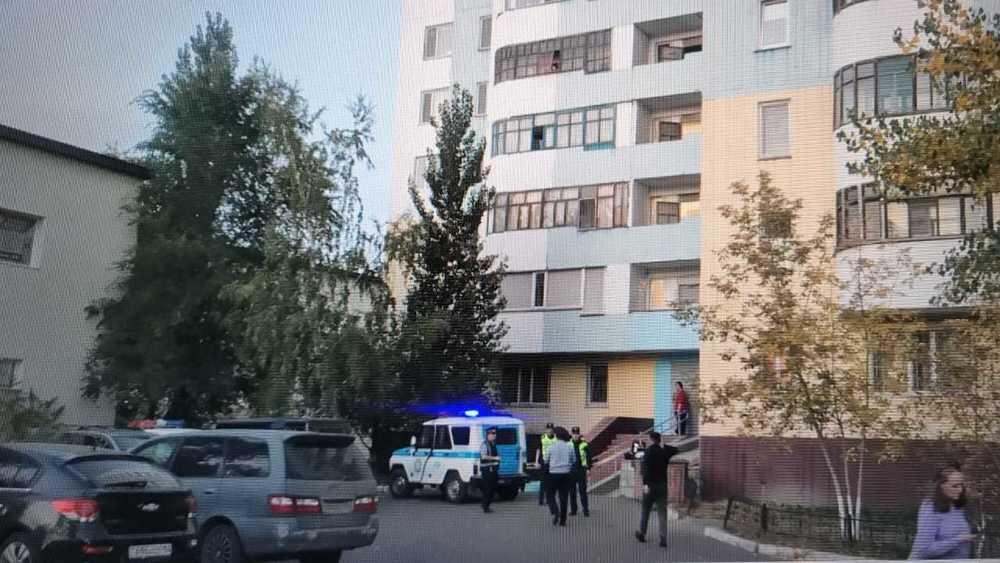 В Павлодаре подросток погиб, выпав из окна дома с высоты 14-го этажа