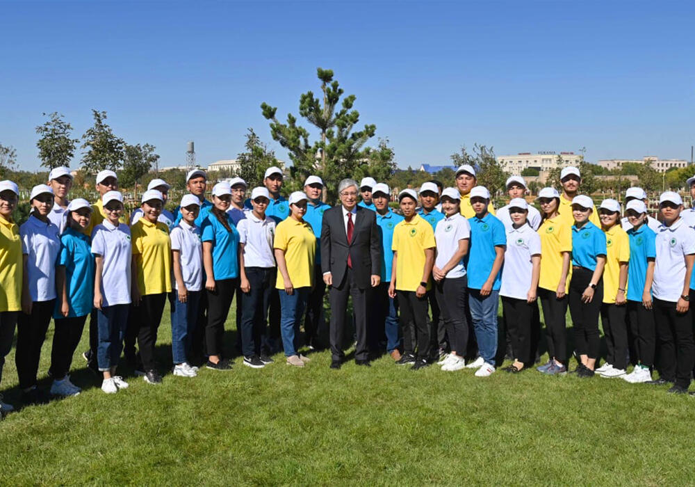 Токаев принял участие в акции экоактивистов Туркестанской области . Фото: telegram/БОРТ №1