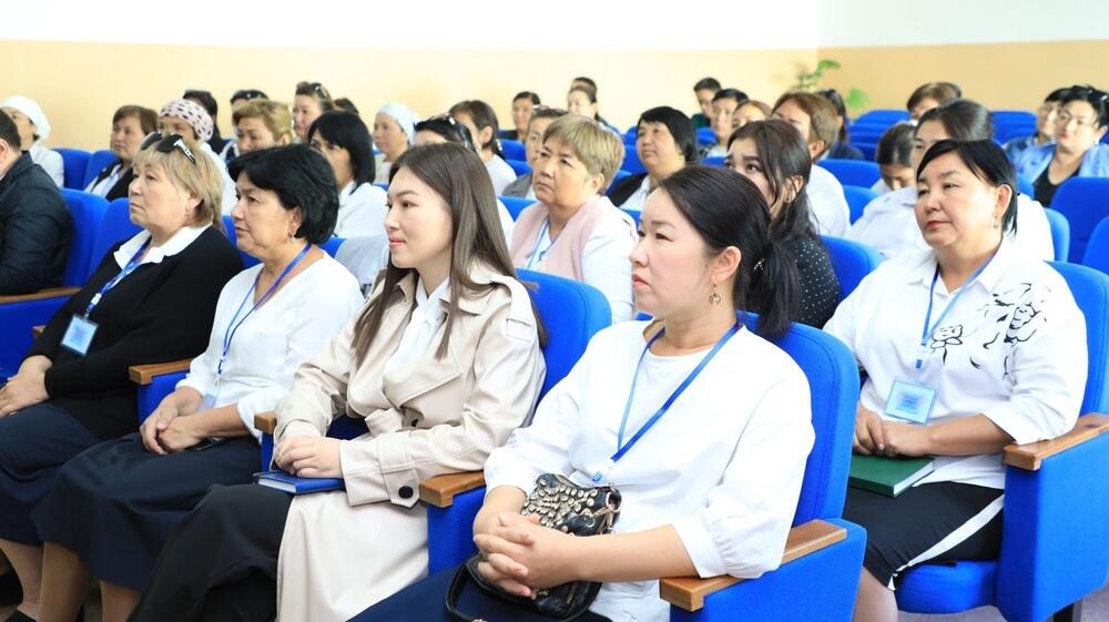 Проект новой политической платформы AMANAT обсуждают в четырех тысячах первичных партийных организаций. Фото: AMANAT