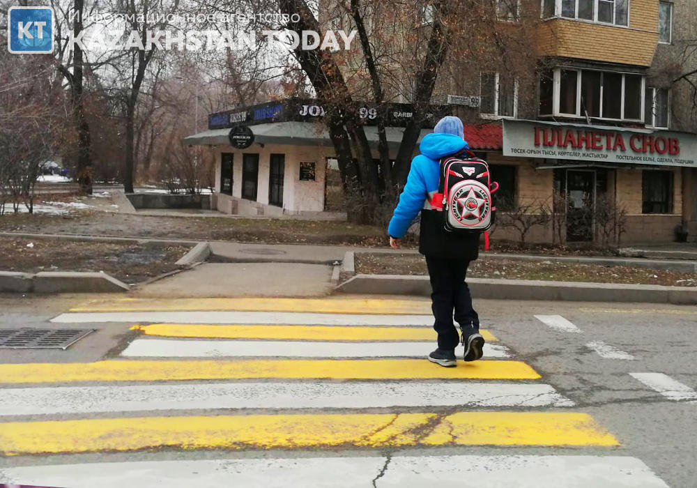 Премьер-Министр мектеп оқушыларын ауыр сөмкелерден арылтуды тапсырды