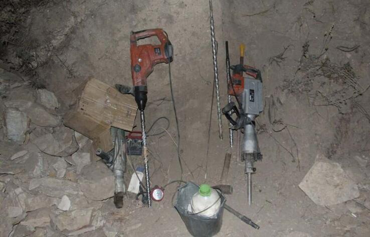 Бригаду "черных" старателей задержали в Жетысуской области 