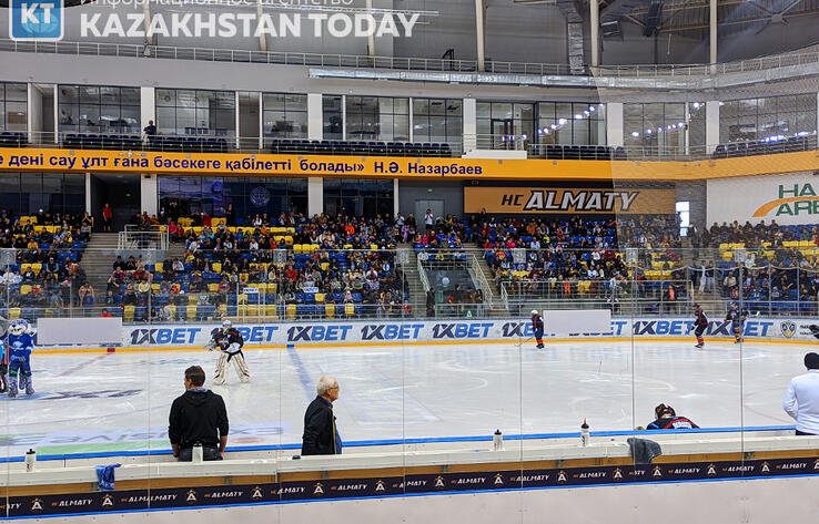Аким Алматы поручил организовать тренировки по хоккею в Almaty Arena