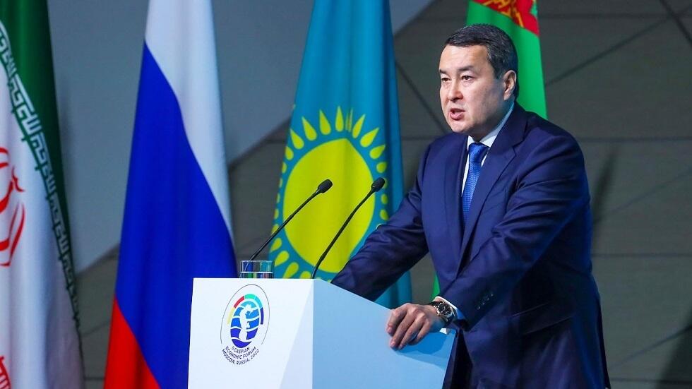 Смаилов призвал страны "Каспийской пятерки" расширять грузопотоки между Европой, Центральной Азией и Китаем