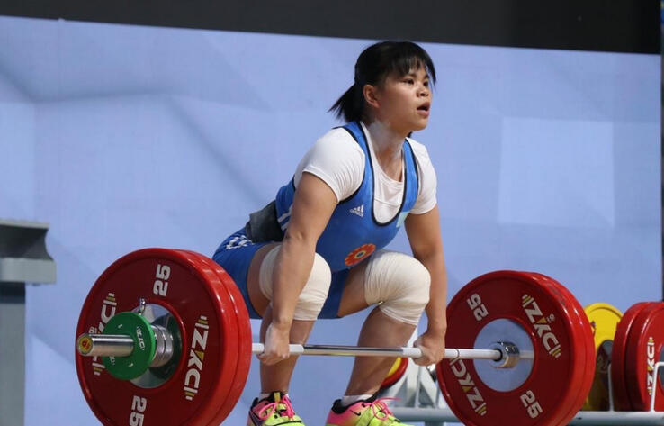 Зульфия Чиншанло одержала победу на чемпионате Азии по тяжелой атлетике