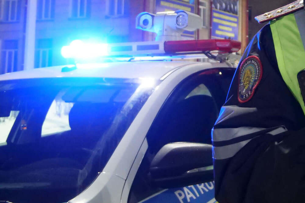 В Актау произошло ДТП с участием полицейской машины 