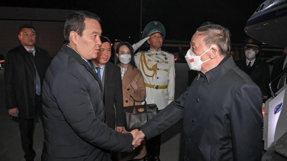 В Астану прибыли зампред КНР и президент Беларуси. Фото: пресс-служба премьер-министра РК