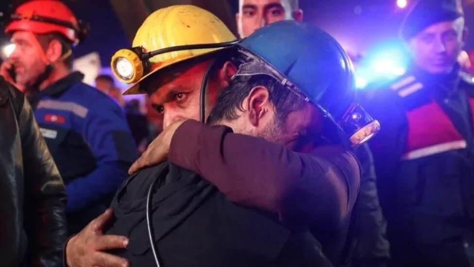 Токаев выразил соболезнования президенту Турции в связи с гибелью шахтеров 