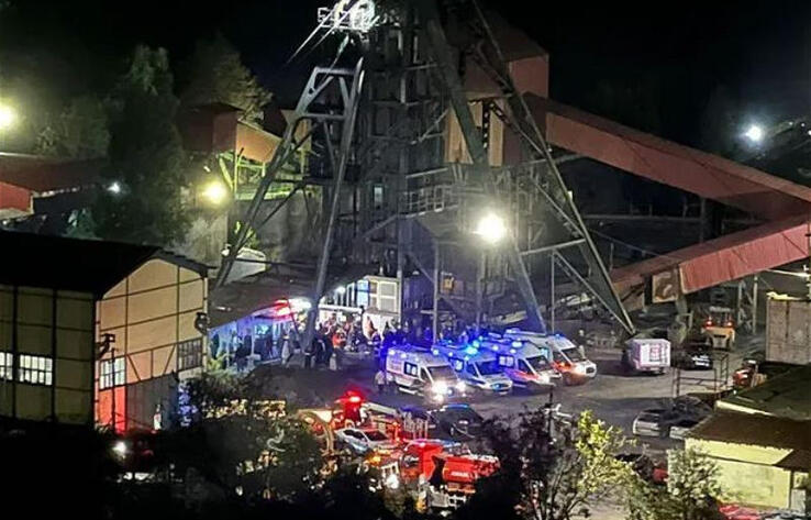 Turkey coal mine explosion kills 25, traps dozens