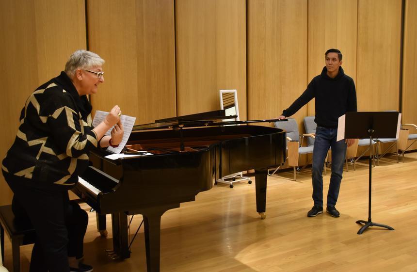 Italian coach conducts master class for singers of Astana Opera International Opera Academy. Images | astanaopera.kz