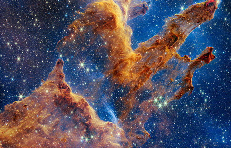 NASA опубликовало новые снимки Столпов Творения, полученные с телескопа James Webb