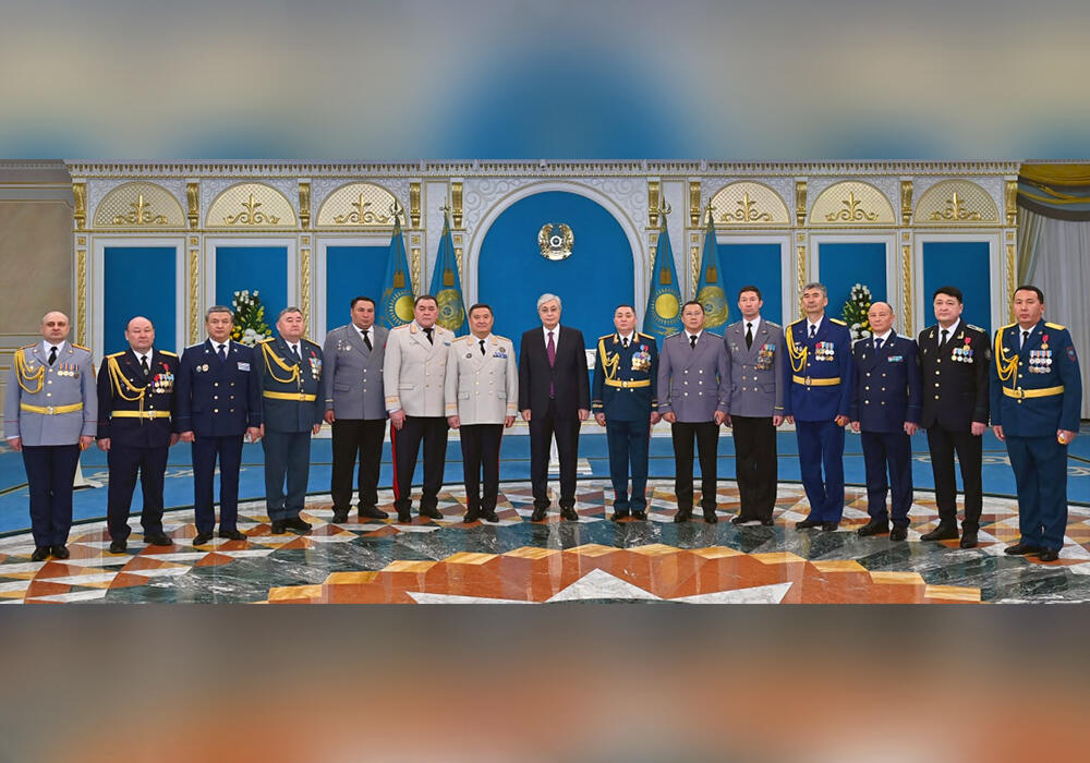 Президент РК присвоил новые звания министру внутренних дел и главе Антикора