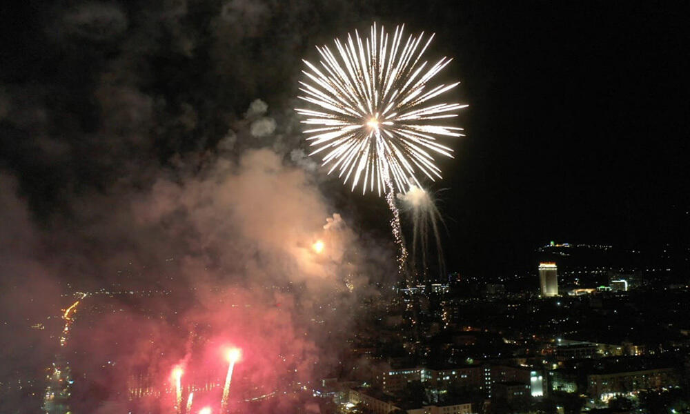 Республика күніне арналған мерекелік отшашу. Сурет: Алматы қаласы әкімдігі