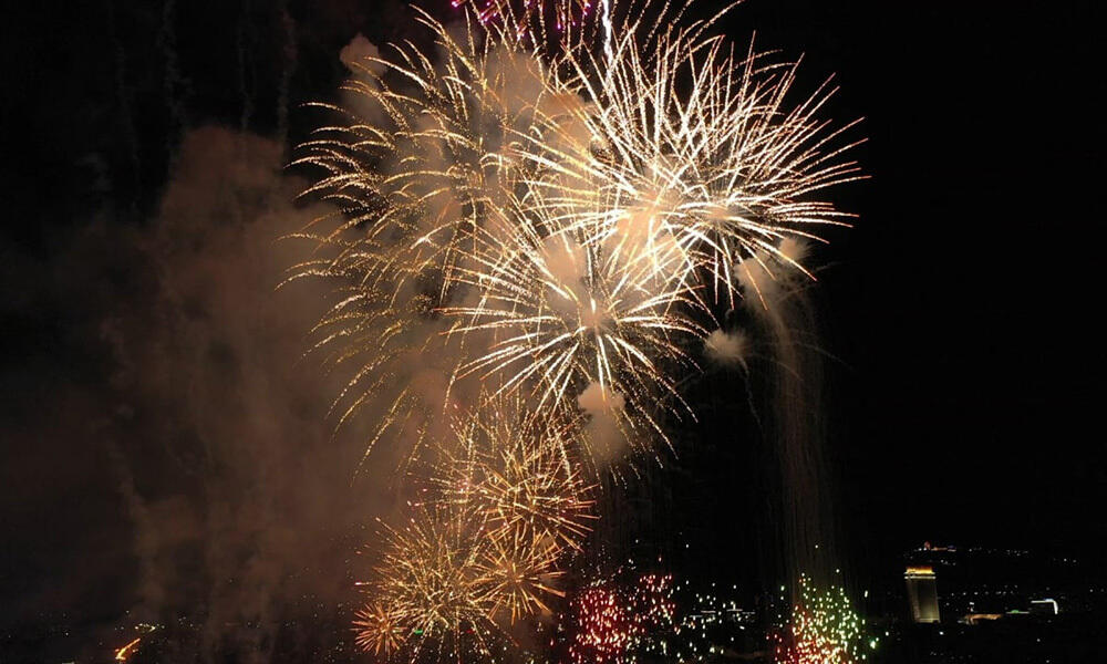 Республика күніне арналған мерекелік отшашу. Сурет: Алматы қаласы әкімдігі